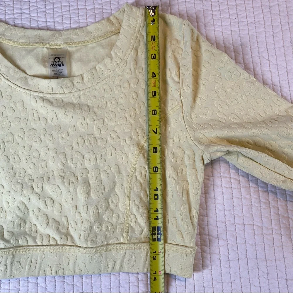 Mono B Butter Yellow Leopard Jacquard Long Sleeve Workout Crop Top Size L